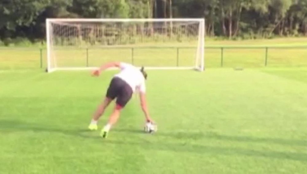 Bale practicando el penalti mareado. Youtube.