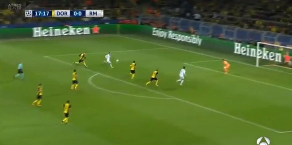 Bale puso el 0-1 ante el Borussia con un golazo con la zurda. Twitter/Antena3