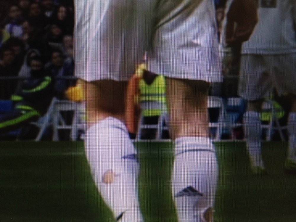 Bale played with holes in his socks. Twitter
