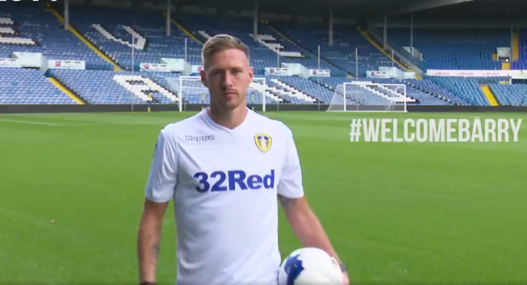 Barry Douglas joins from Wolves. Captura/LUTV
