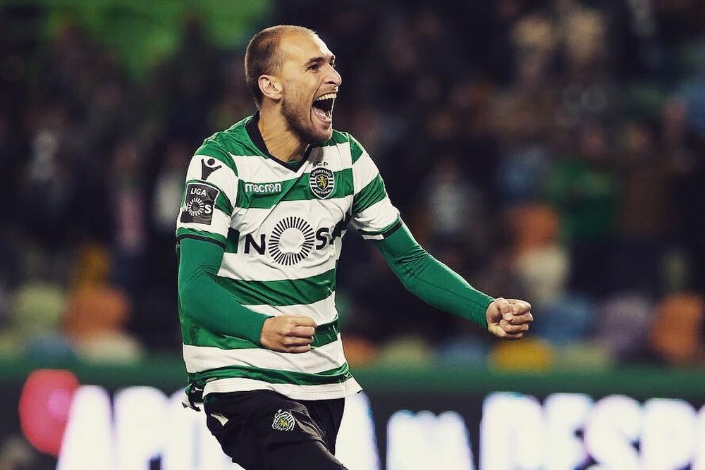 Bas Dost is the king of the first-touch. Facebook/SCP