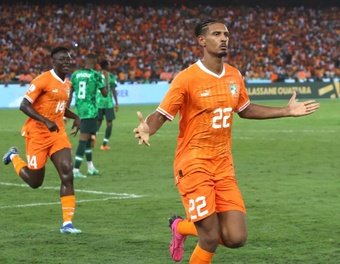 Costa de Marfil se proclamó campeona de la Copa África tras derrotar en la final a Nigeria (1-2). Un partido donde comenzaron por debajo en el marcador, pero pudieron darle la vuelta gracias a los goles de Kessié y Haller para así levantar en su país su tercera corona africana.