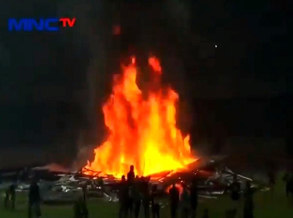 Batalha campal na Indonésia. Captura/MNCTv