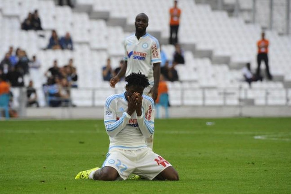 Batshuayi, del Marsella, se lamenta tras la derrota ante el Angers. Twitter