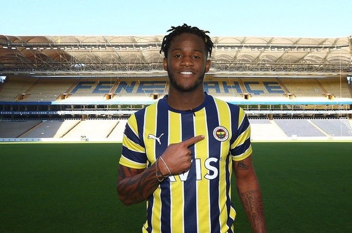 Batshuayi reforça o Fenerbahçe de Jorge Jesus