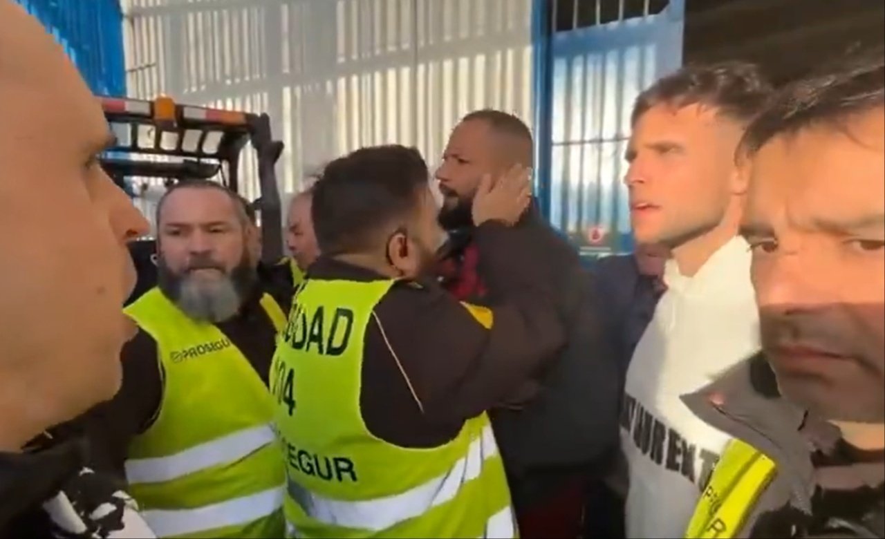 Bebé volvió a discutir con los aficionados. Captura/LaVozDeGalicia