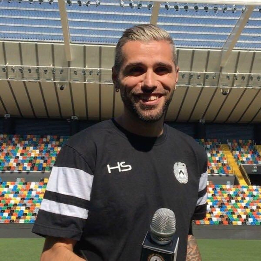 Behrami ya ha sido presentado como nuevo jugador del conjunto albinegro. Twitter/UdineseCalcio