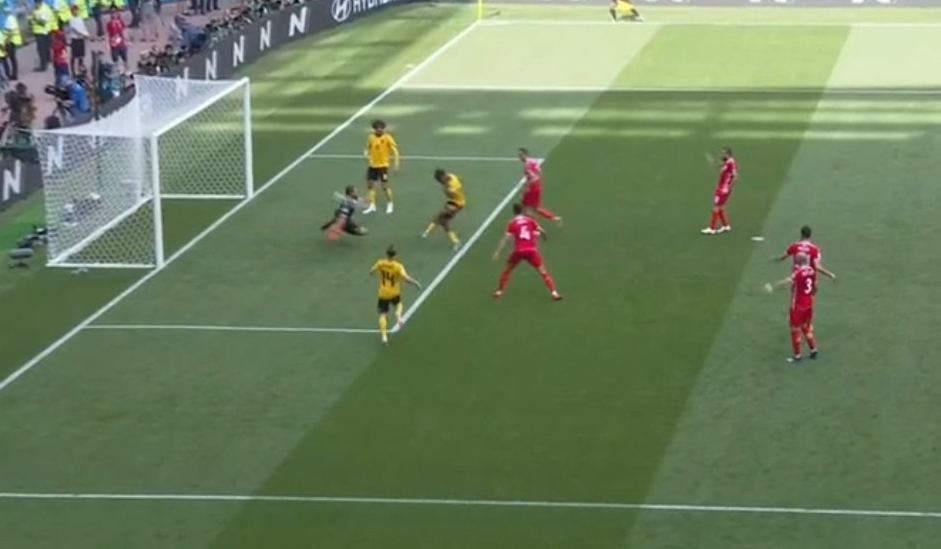 Batshuayi incredibly missed the target from six yards