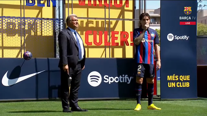 Bellerín, en su presentación como nuevo jugador del Barcelona. Captura/BarçaTV