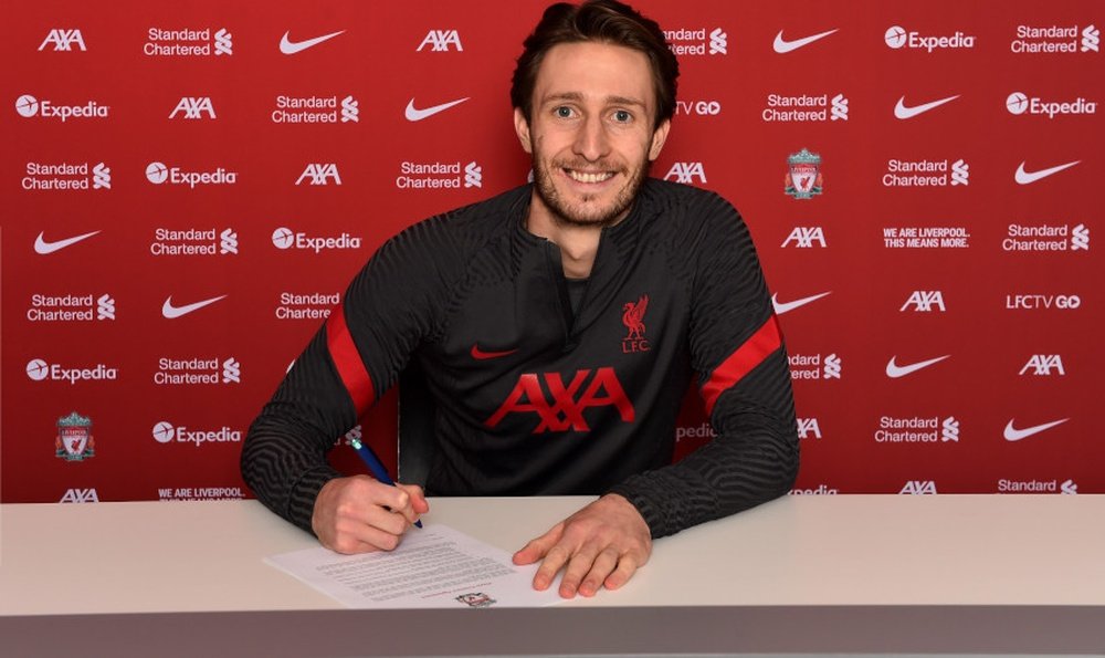 Ben Davies, o novo jogador do Liverpool. LiverpoolFC