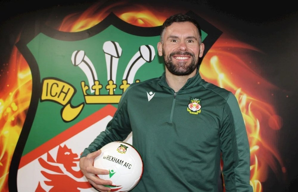 Ben Foster vuelve a la portería del Wrexham de Gales hasta final de temporada. WrexhamAFC