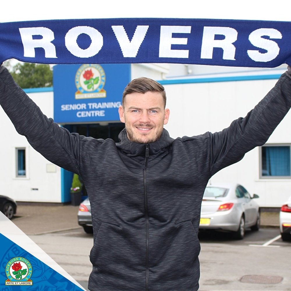 Gladwin firma con el conjunto de Owen Coyle por una temporada. Rovers