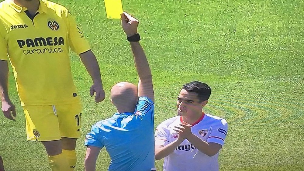 Ben Yedder was issued with two yellow cards in a matter of seconds. Screenshot