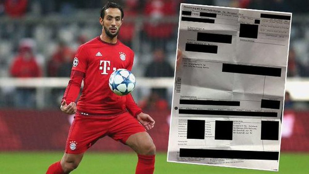 Benatia se habría dejado su nómina en un coche. Twitter
