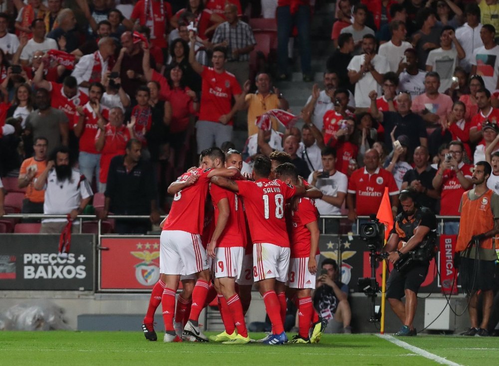 Benfica 3 - 2 Vitória de Guimarães. Twitter @SLBenfica