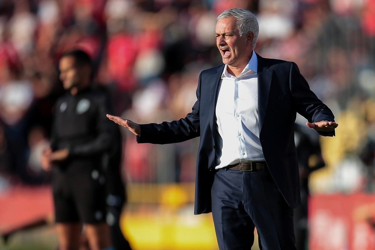 Más de dos décadas después, José Mourinho regresó a la Liga de Portugal. El de Setúbal lo hizo a lo grande, pues su Benfica derrotó cómodamente al AVS por 0-3.