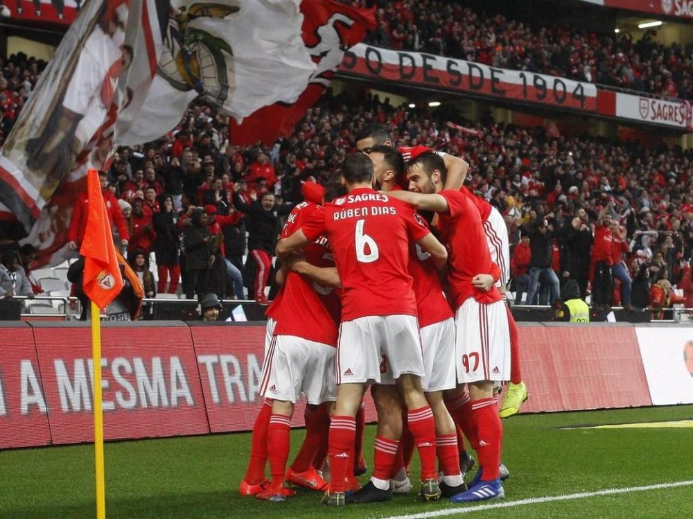 Benfica vence o Nacional em goleada histórica. Twitter @slbenfica_en