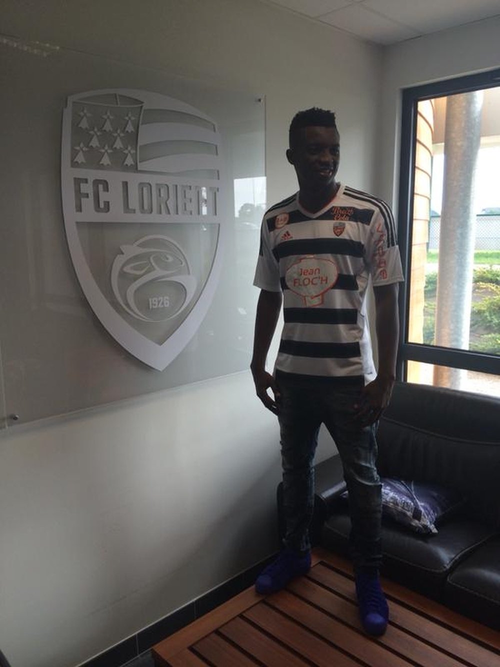 Benjamin Moukandjo, nuevo refuerzo del Lorient. Twitter
