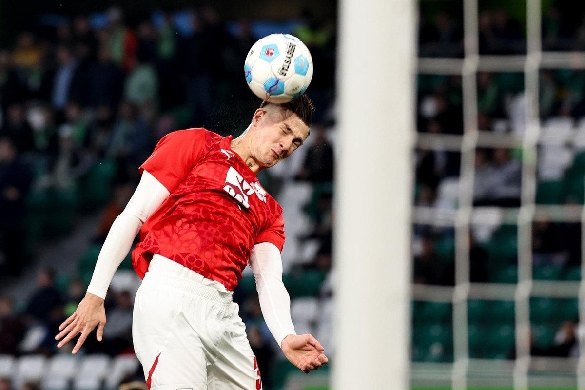 Sesko to decide future soon as Newcastle and Man Utd wait