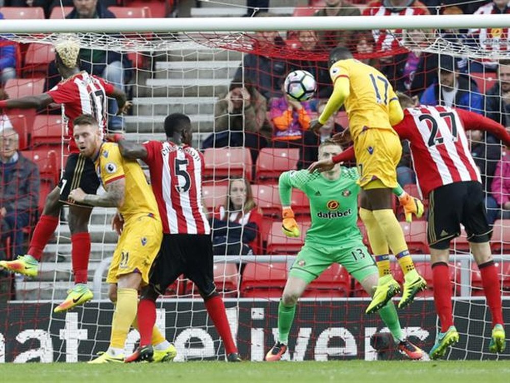 Benteke heads in the winning goal in a 3-2 victory over Sunderland. CPFC