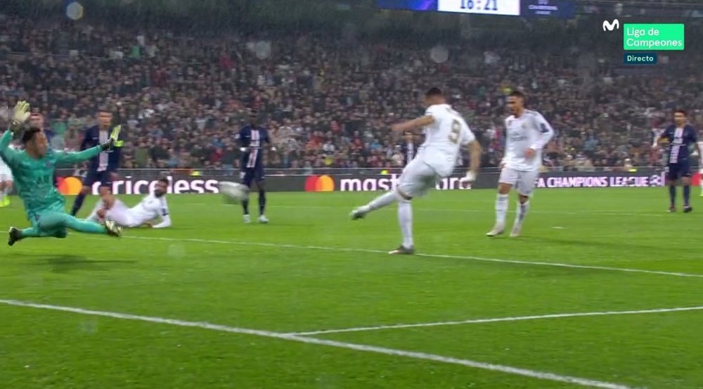 Hazard s'amuse, Isco trouve le poteau et Benzema ouvre le score. Capture/TNT