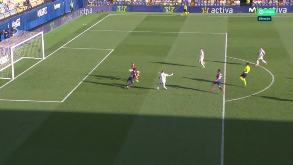 Benzema against Levante. Screenshot/MovistarLaLiga