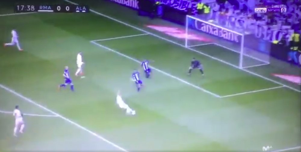 Benzema slipped as he looked to pull the trigger. Screenshot/beINSports