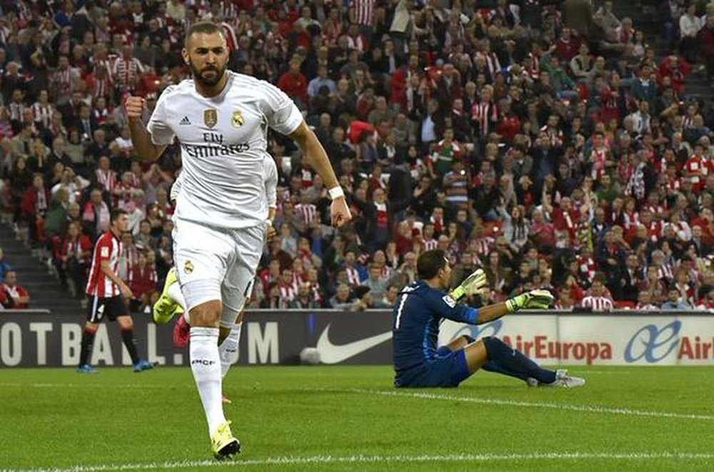 Carlo Ancelotti believes Real Madrid star Karim Benzema is the best out-and-out striker. EFE