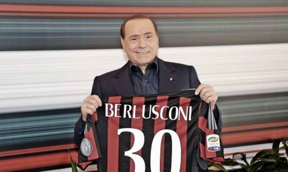 Berlusconi cumplió recientemente 30 años en el AC Milan. ACMilan