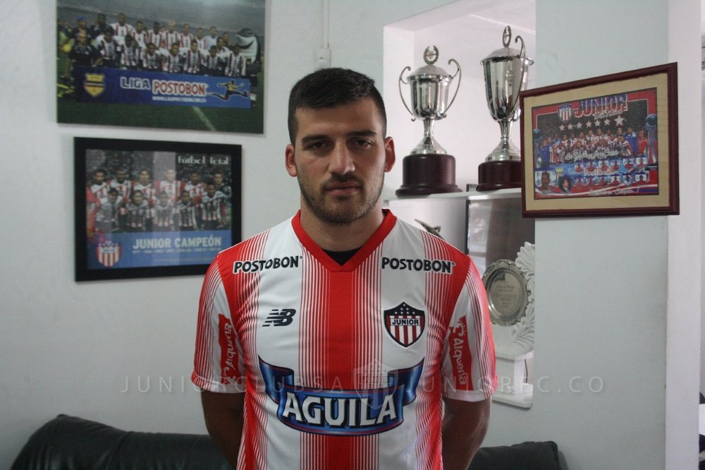 Bernardo Cuesta firma por Junior de Barranquilla. JuniorFC