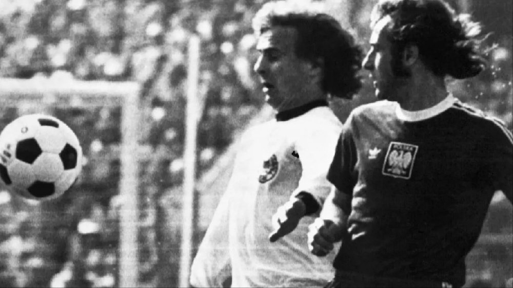 Morre Bernd Hölzenbein, campeão do mundo em 1974. AFP