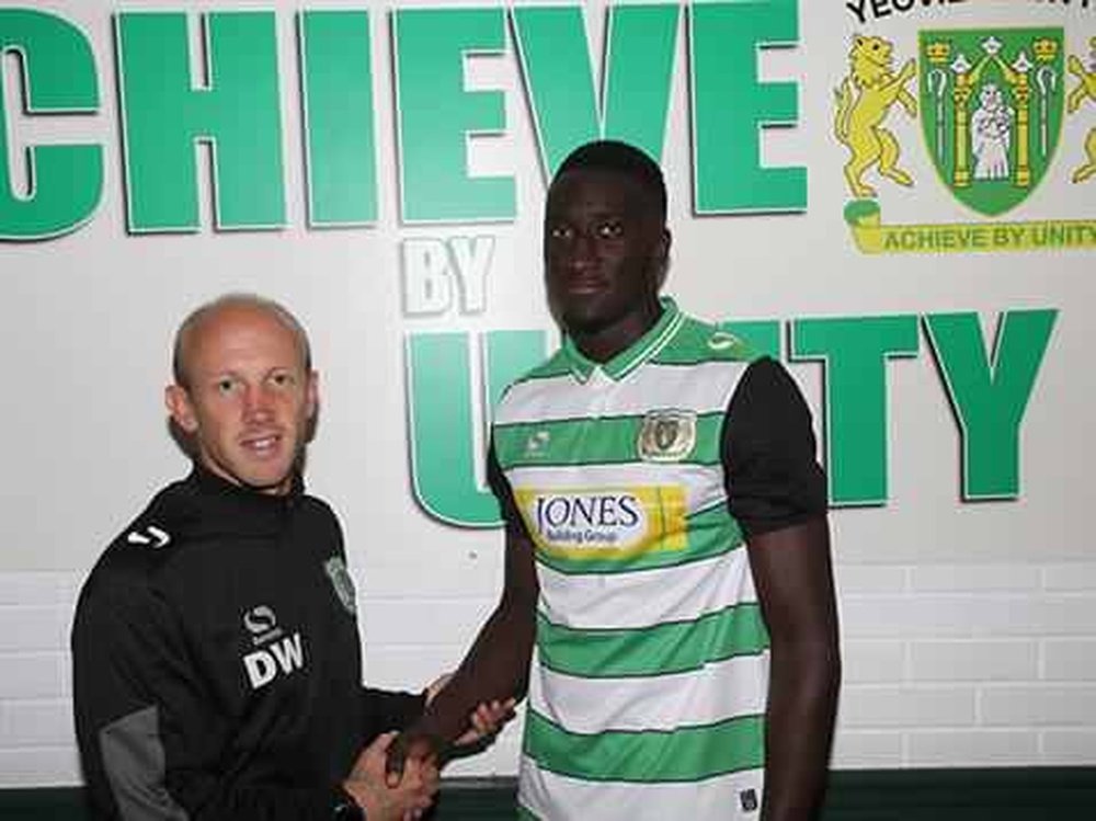 Bevis Mugabi ya es nuevo jugador de Yeovil Town. YTFC