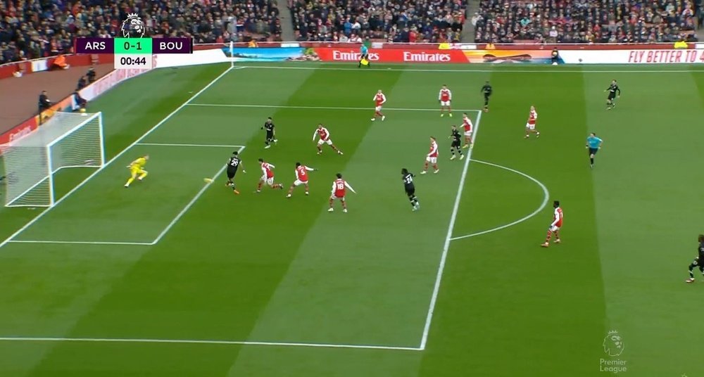 Title Original: Billing stunned Arsenal just 11 seconds into the game. Screenshot/DAZN