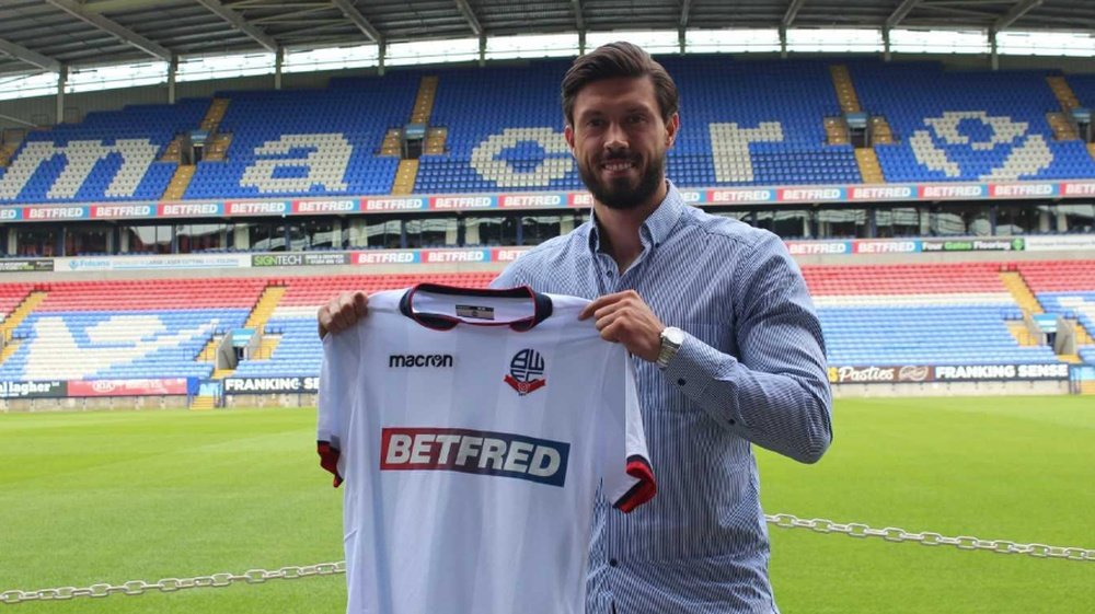 Bolton have confirmed the signing of Jason Lowe. BoltonWanderersFC