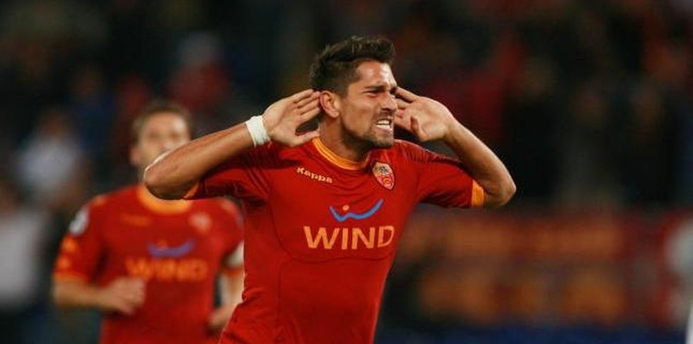 Borriello celebra un gol en su etapa como jugador de la Roma. ASRoma
