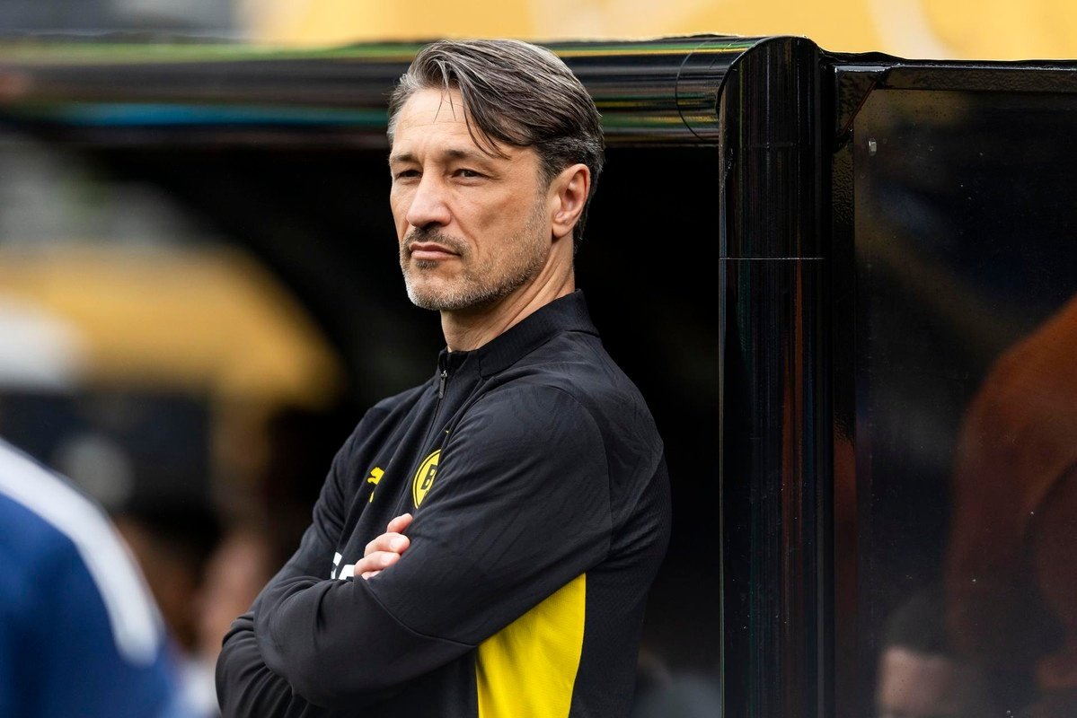 Niko Kovac se rinde a Courtois. EFE