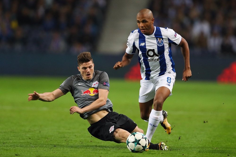 Yacine Brahimi was set to join West Ham this week. Twitter/FCP