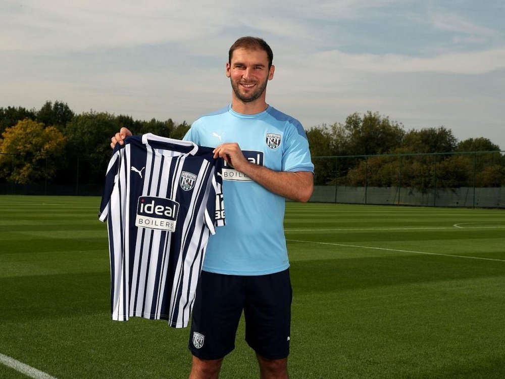 Ivanovic signe à West Brom. Twitter/WBA