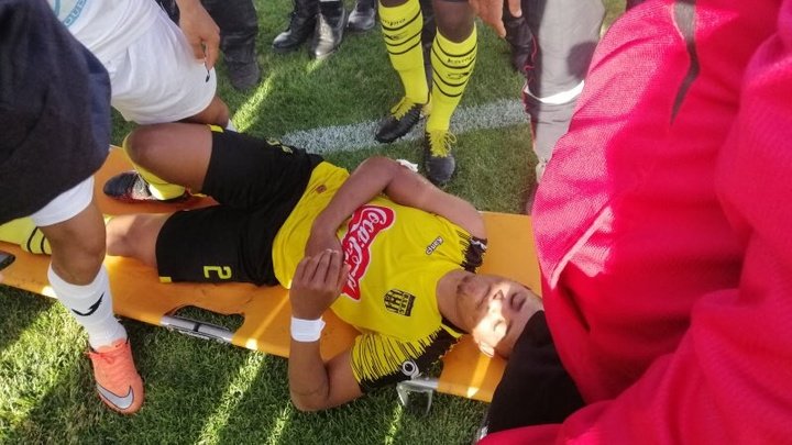 Jogador brasileiro leva pedrada no Campeonato da Tunísia