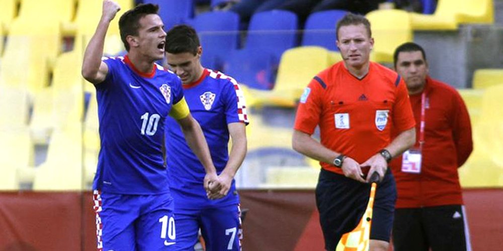 Brekalo celebra un gol con Croacia. AFP