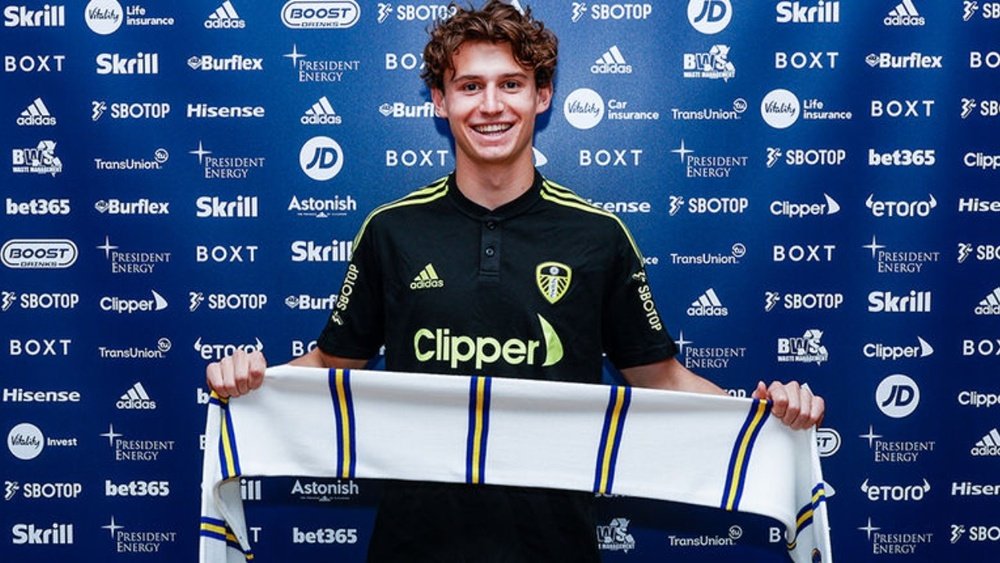 El Leeds United anunció un fichaje. LeedsUnited