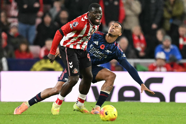 El Sunderland baja al Arsenal a la tierra