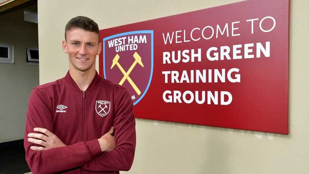 West Ham have signed Kinnear on a season-long deal. Twitter/WestHam