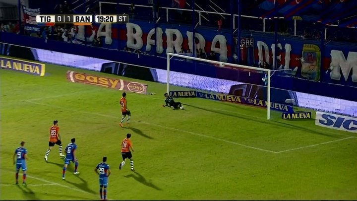 Brian Sarmiento y su penalti 'a lo Panenka' que acaba en gol anulado