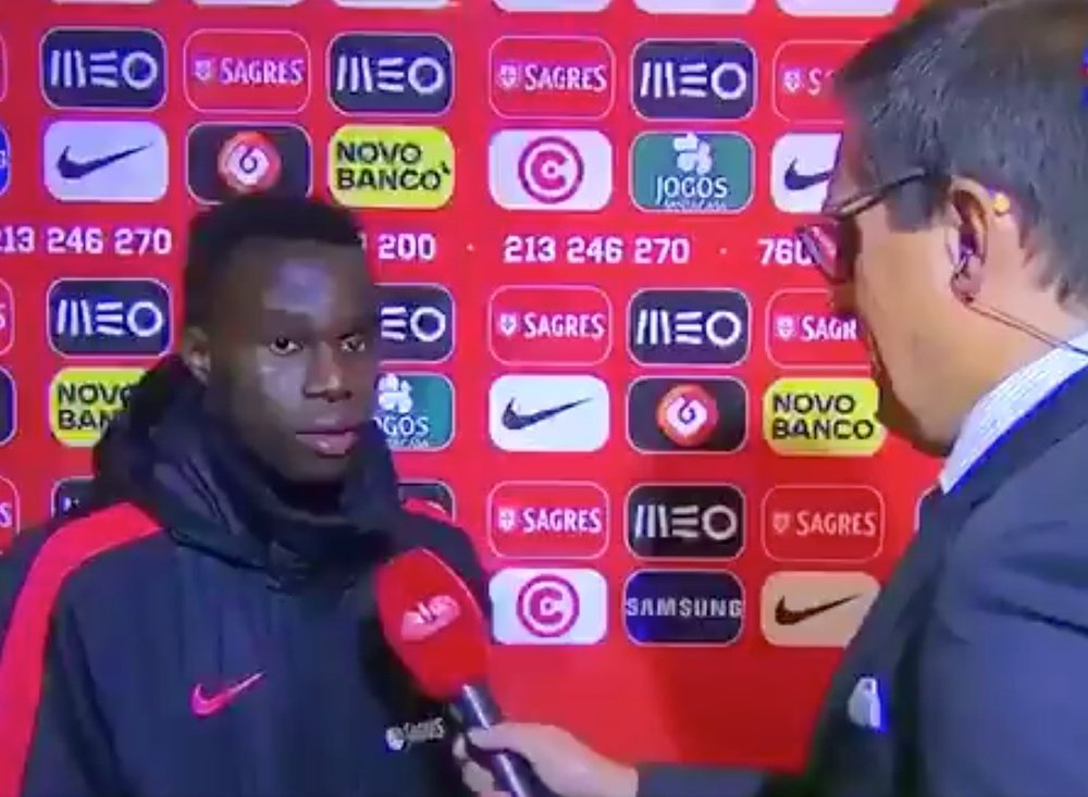 Bruma no estuvo muy afortunado ante los micrófonos. Captura