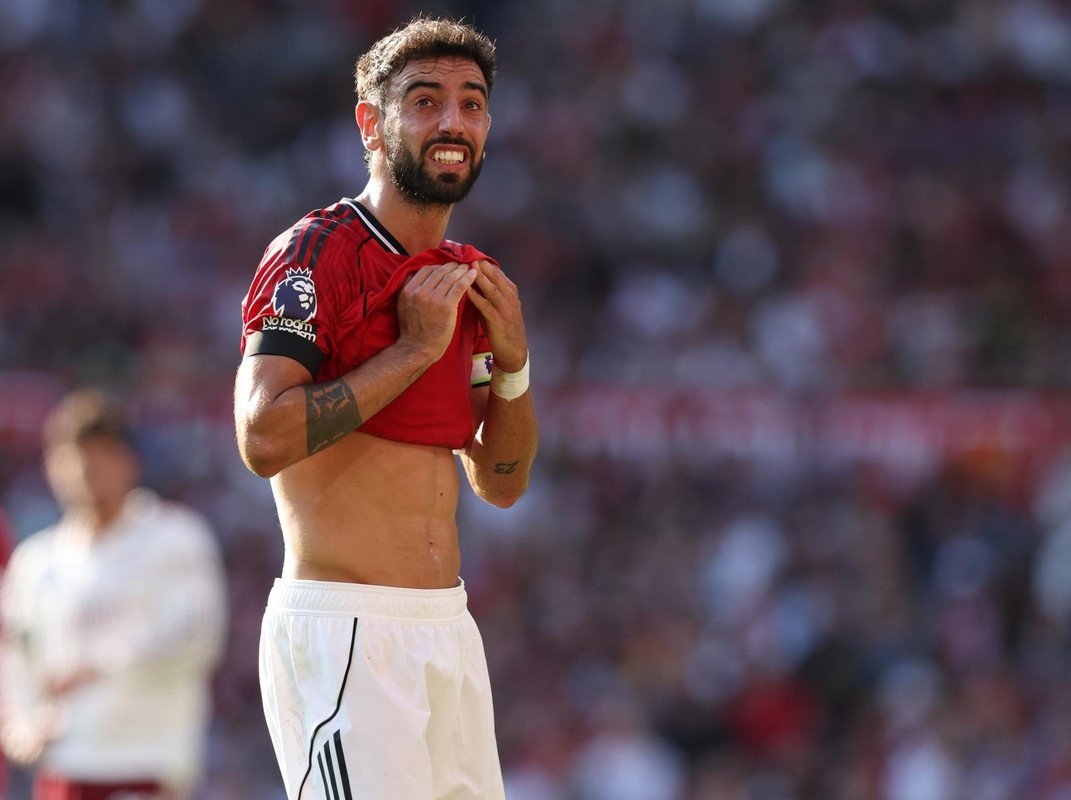 Bruno Fernandes quiere seguir otro año en el United. EFE