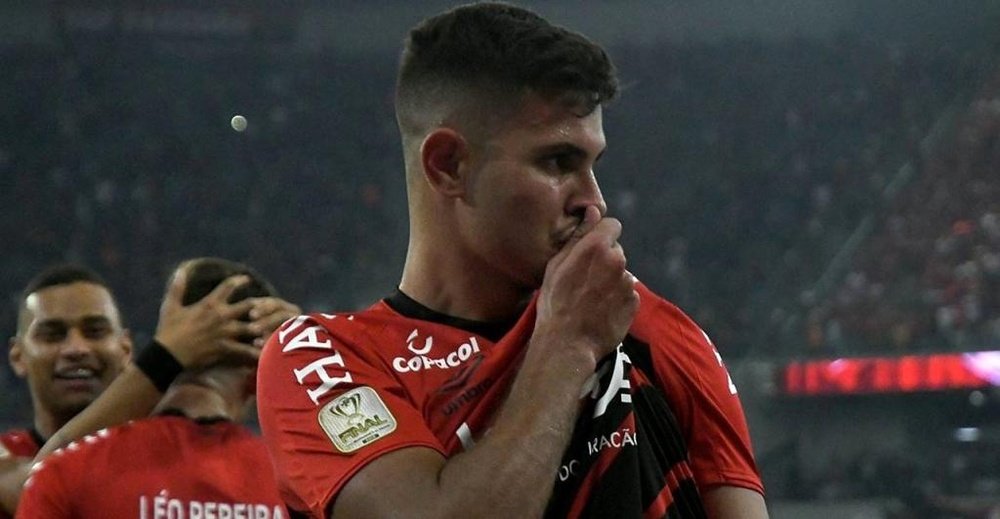 Bruno Guimaraes envoie un message à l'Atlético. AthleticoPR
