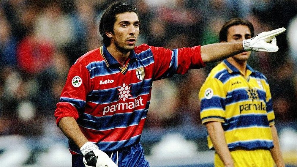 Buffon se estreou com a camisa do Parma.