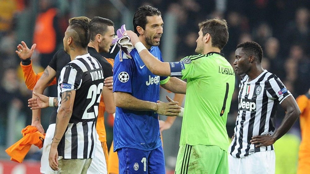 Buffon could sign for Porto if Casillas is unable to return to football. EFE