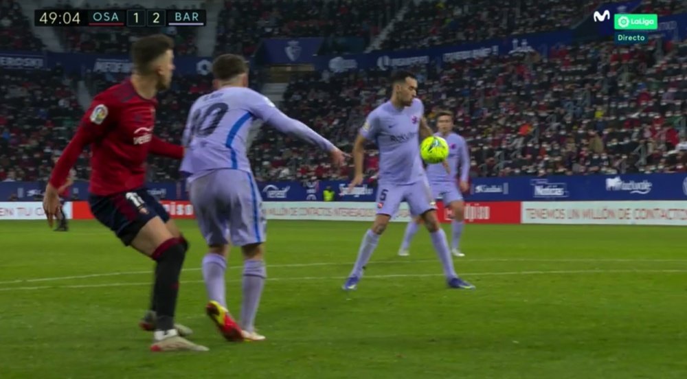 The referee said this was not a handball by Sergio Busquets. Screenshot/MovistarLaLiga